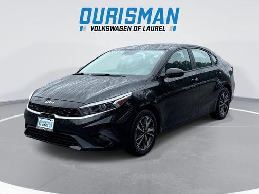 Aurora Black 2022 Kia Forte LXS