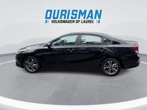 Aurora Black 2022 Kia Forte LXS