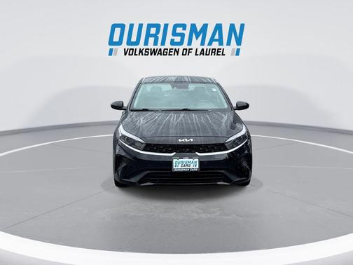 Aurora Black 2022 Kia Forte LXS