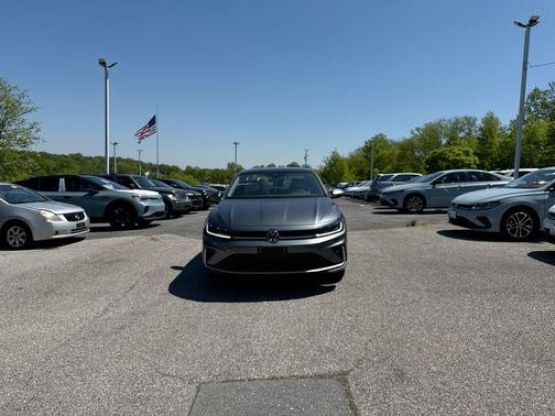 Platinum 2026 Volkswagen Jetta 1.4T SE