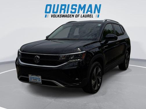 Deep Black Pearl 2024 Volkswagen Taos 1.5T SE