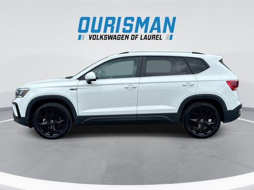 Pure White 2023 Volkswagen Taos 1.5T SE