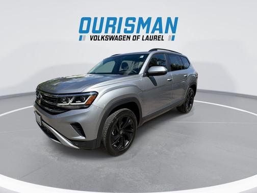 Pyrite Silver Metallic 2022 Volkswagen Atlas 2.0T SE w/Technology