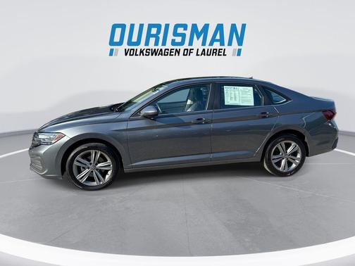 Platinum Gray Metallic 2024 Volkswagen Jetta 1.5T SE