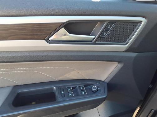 2022 Volkswagen Atlas 3.6L SE w/Technology