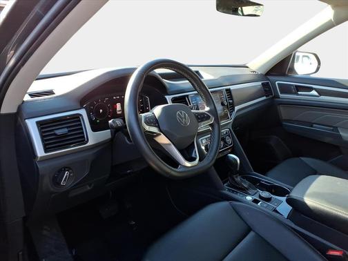 2022 Volkswagen Atlas 3.6L SE w/Technology