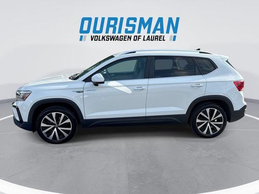 Pure White 2023 Volkswagen Taos 1.5T SE
