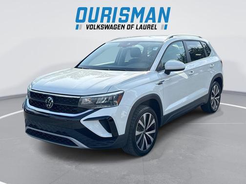 Pure White 2023 Volkswagen Taos 1.5T SE