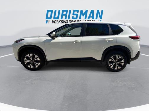 Pearl White Tricoat 2023 Nissan Rogue SV