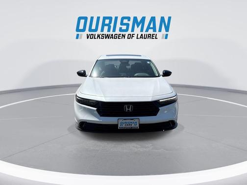 Platinum White Pearl 2025 Honda Accord SE