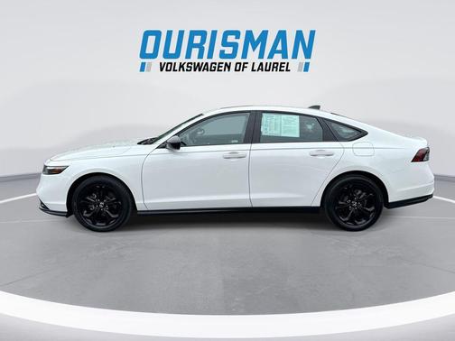 Platinum White Pearl 2025 Honda Accord SE