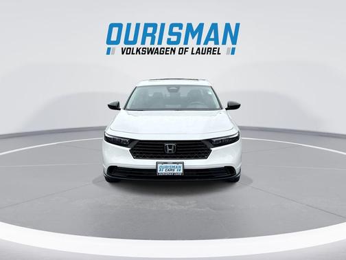 Platinum White Pearl 2025 Honda Accord SE