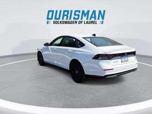 Platinum White Pearl 2025 Honda Accord SE
