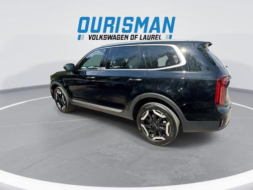 Ebony Black 2024 Kia Telluride S
