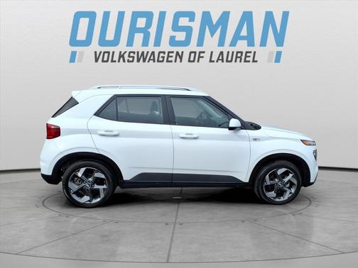 2023 Hyundai VENUE SEL