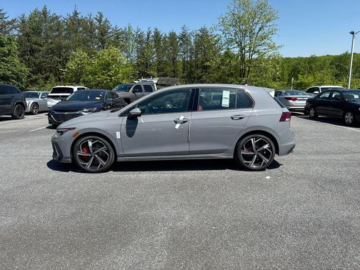 Moonstone 2026 Volkswagen Golf GTI 2.0T SE DSG