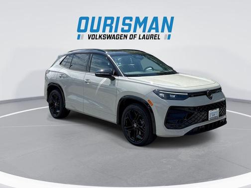 sandstone 2026 Volkswagen Tiguan 2.0T SE R-Line Black 4MOTION