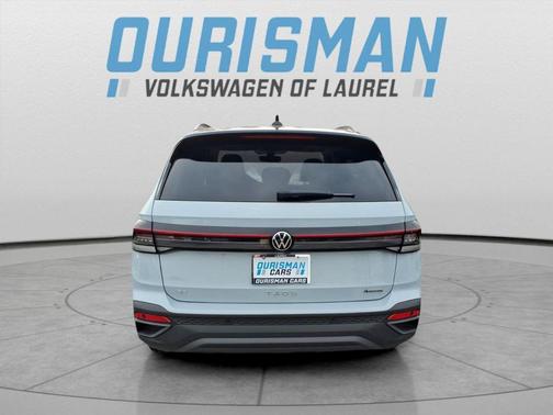 2025 Volkswagen Taos 1.5T SE Black