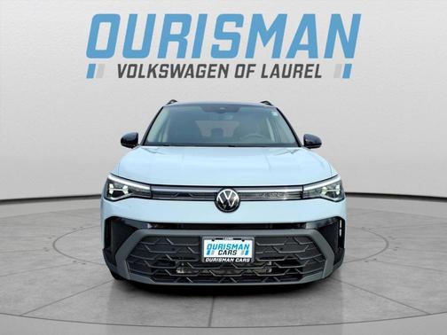 2025 Volkswagen Taos 1.5T SE Black