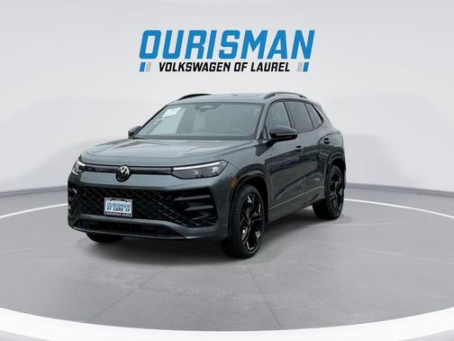 Platinum 2026 Volkswagen Tiguan 2.0T SE R-Line Black