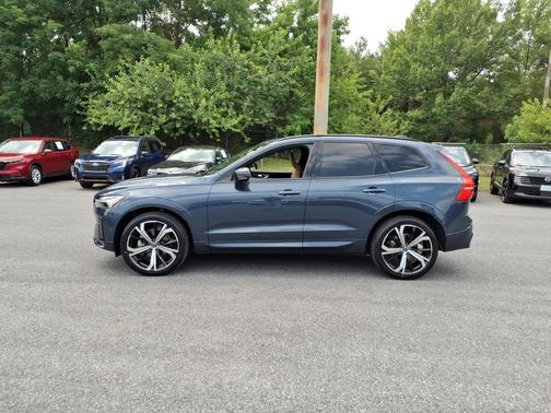 Denim Blue Metallic 2024 Volvo XC60 B5 Ultimate Dark Theme
