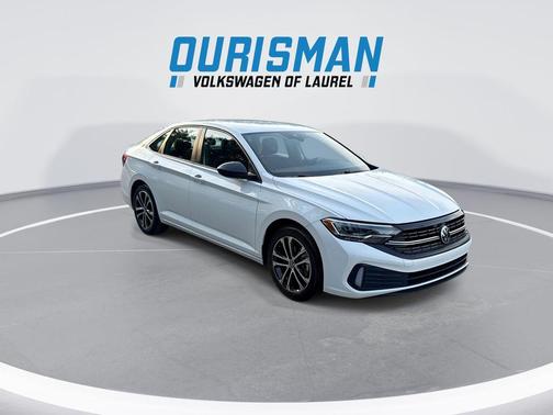 Pure White 2023 Volkswagen Jetta 1.5T Sport