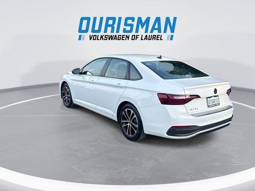Pure White 2023 Volkswagen Jetta 1.5T Sport