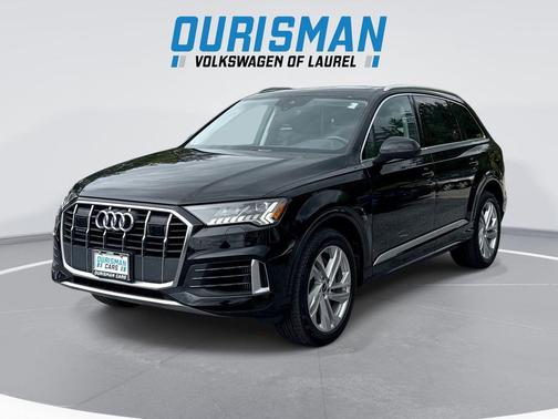 Black Metallic 2023 Audi Q7 55 Premium