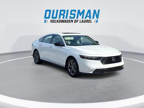 Platinum White Pearl 2023 Honda Accord EX