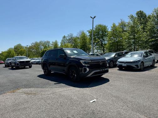 deep black pearl 2026 Volkswagen Atlas Peak Edition
