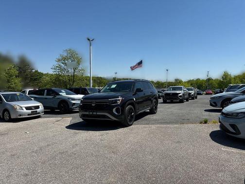deep black pearl 2026 Volkswagen Atlas Peak Edition