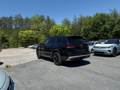 deep black pearl 2026 Volkswagen Atlas Peak Edition