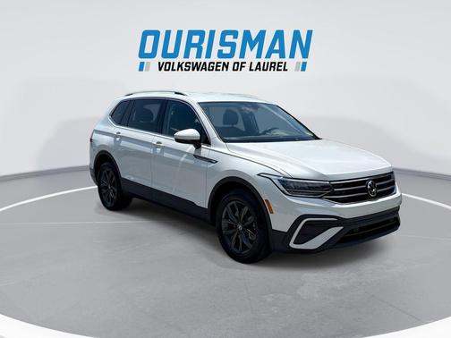Opal White 2023 Volkswagen Tiguan 2.0T SE