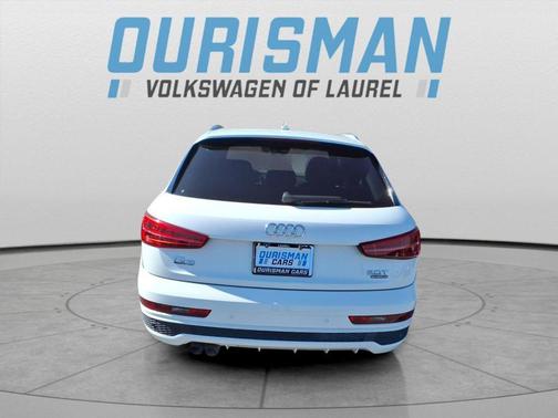 Glacier White Metallic 2018 Audi Q3 2.0T Sport Premium