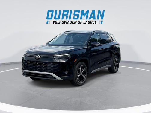 deep black pearl 2026 Volkswagen Tiguan 2.0T SE 4MOTION
