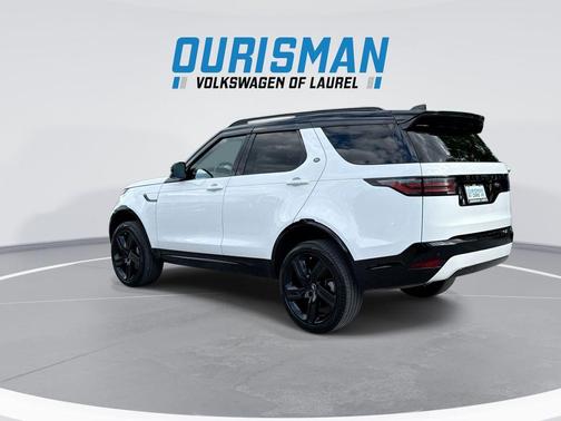 Fuji White 2023 Land Rover Discovery P300 S R-Dynamic
