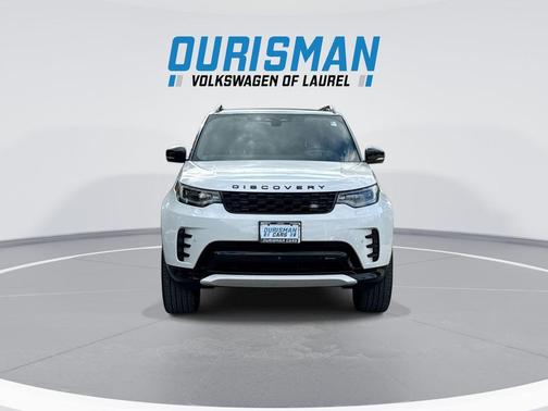 Fuji White 2023 Land Rover Discovery P300 S R-Dynamic