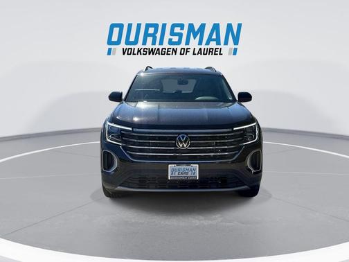 Deep Black Pearl 2026 Volkswagen Atlas 2.0T SE w/Technology 4MOTION