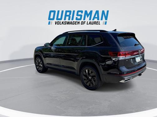 Deep Black Pearl 2026 Volkswagen Atlas 2.0T SE w/Technology 4MOTION
