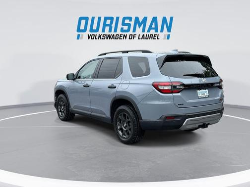 Sonic Gray Pearl 2023 Honda Pilot AWD TrailSport