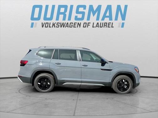 2025 Volkswagen Atlas 2.0T SE