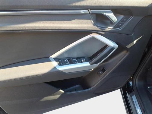 2021 Audi Q3 45 S line Premium