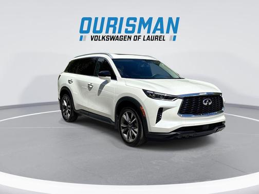 Majestic White 2025 INFINITI QX60 Luxe