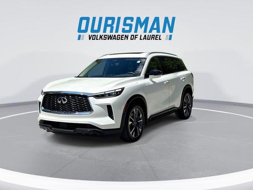 Majestic White 2025 INFINITI QX60 Luxe