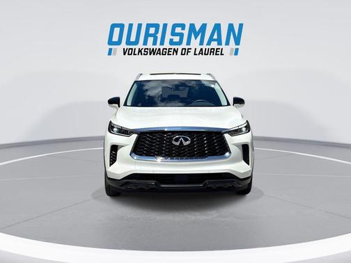 Majestic White 2025 INFINITI QX60 Luxe