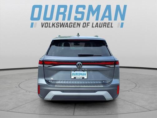 Silver Metallic 2026 Volkswagen Tiguan 2.0T SE 4MOTION