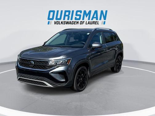 Platinum Gray Metallic 2023 Volkswagen Taos 1.5T SE