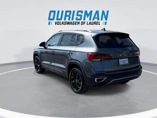 Platinum Gray Metallic 2023 Volkswagen Taos 1.5T SE