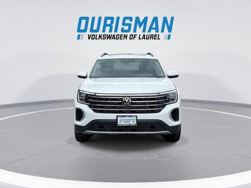 White Pearl 2026 Volkswagen Atlas 2.0T SE w/Technology 4MOTION