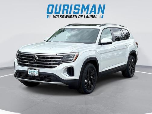 White Pearl 2026 Volkswagen Atlas 2.0T SE w/Technology 4MOTION